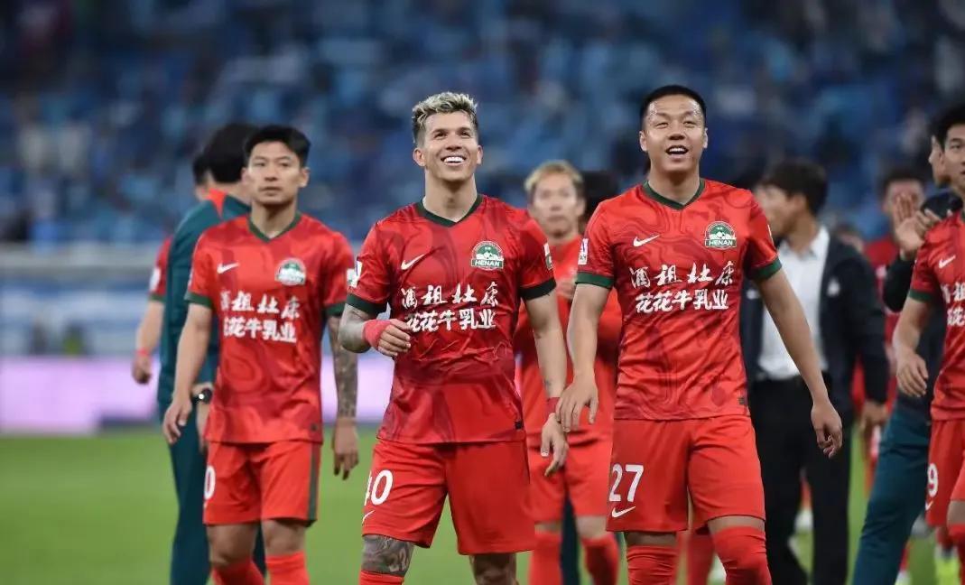 中超劲旅暴扫对手，连胜排名榜首的简单介绍