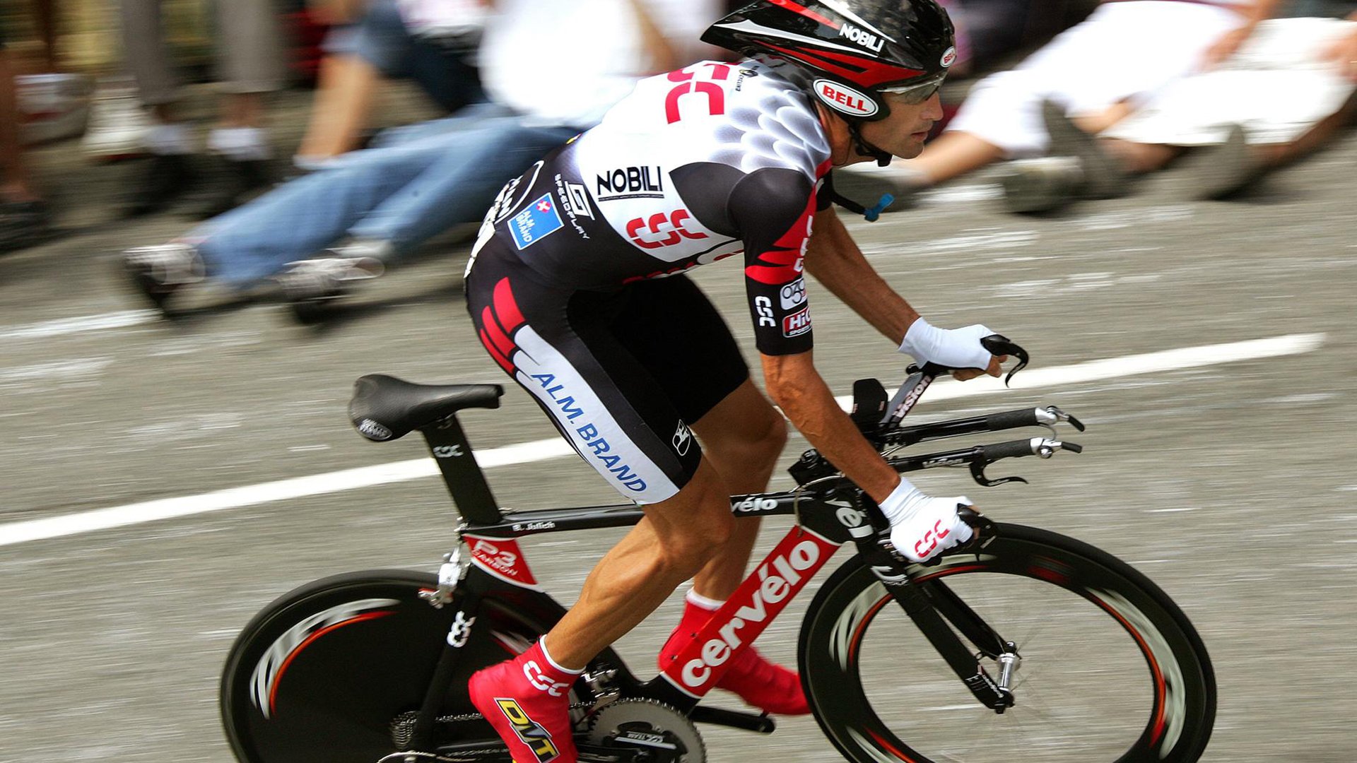 电竞赛场焦点！巴西队对阵美国队，体能极限考验，赛场硬仗一触即发